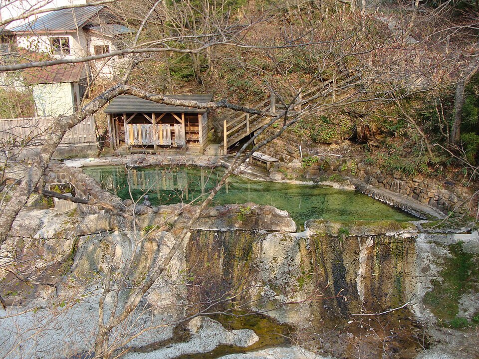Free Hot Springs in Japan: 9 Onsens That Cost Nothing